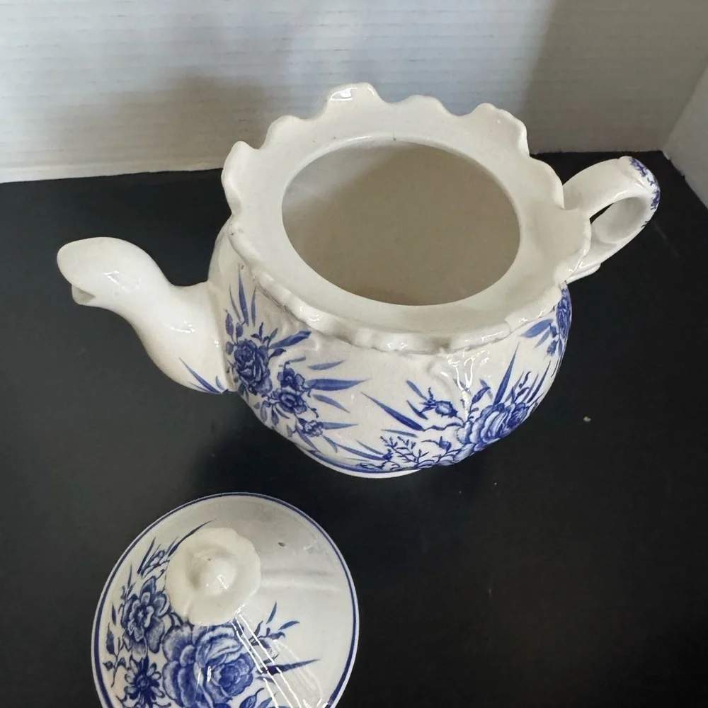 Vintage Blue & White decorative small teapot